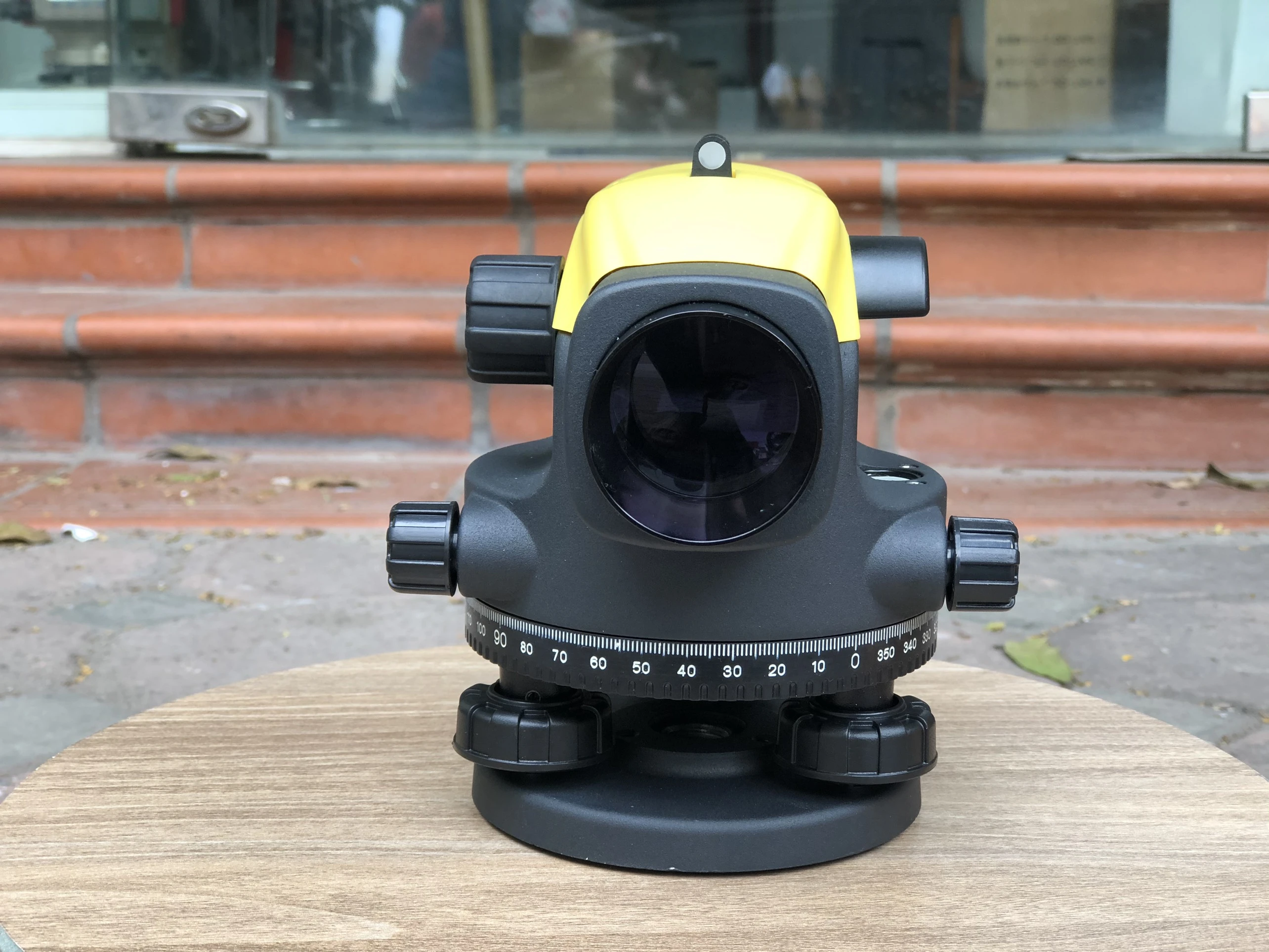 Máy thủy bình Leica Jogger 32 Zoom 32x