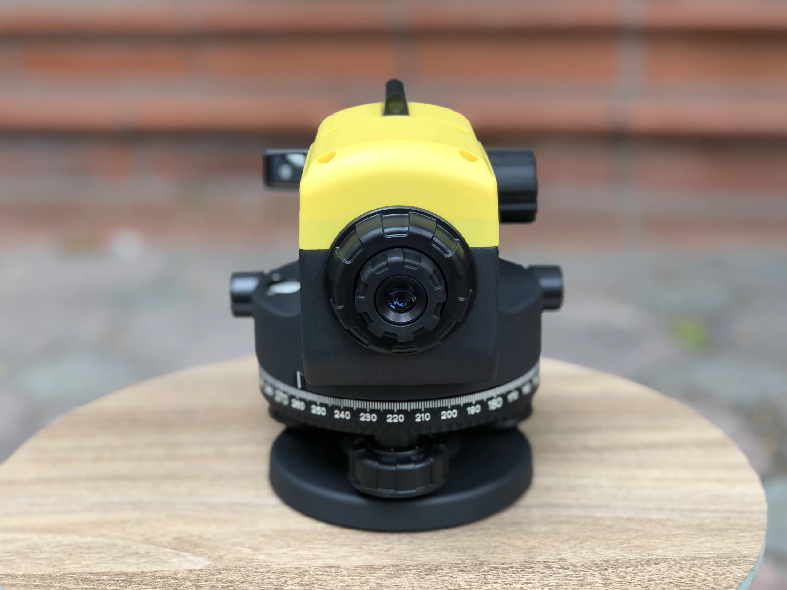 Máy thủy bình Leica Jogger 32 Zoom 32x
